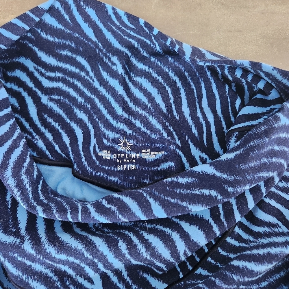 Aerie Real Me High Waisted Blue Zebra Printed Leggings - Size S/25-inch Inseam - Picture 5 of 6